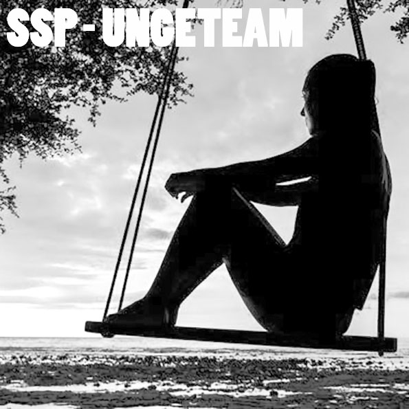 SSP Ungeteam. Billede af ung pige på gynge påført teksten SSP ungeteam..